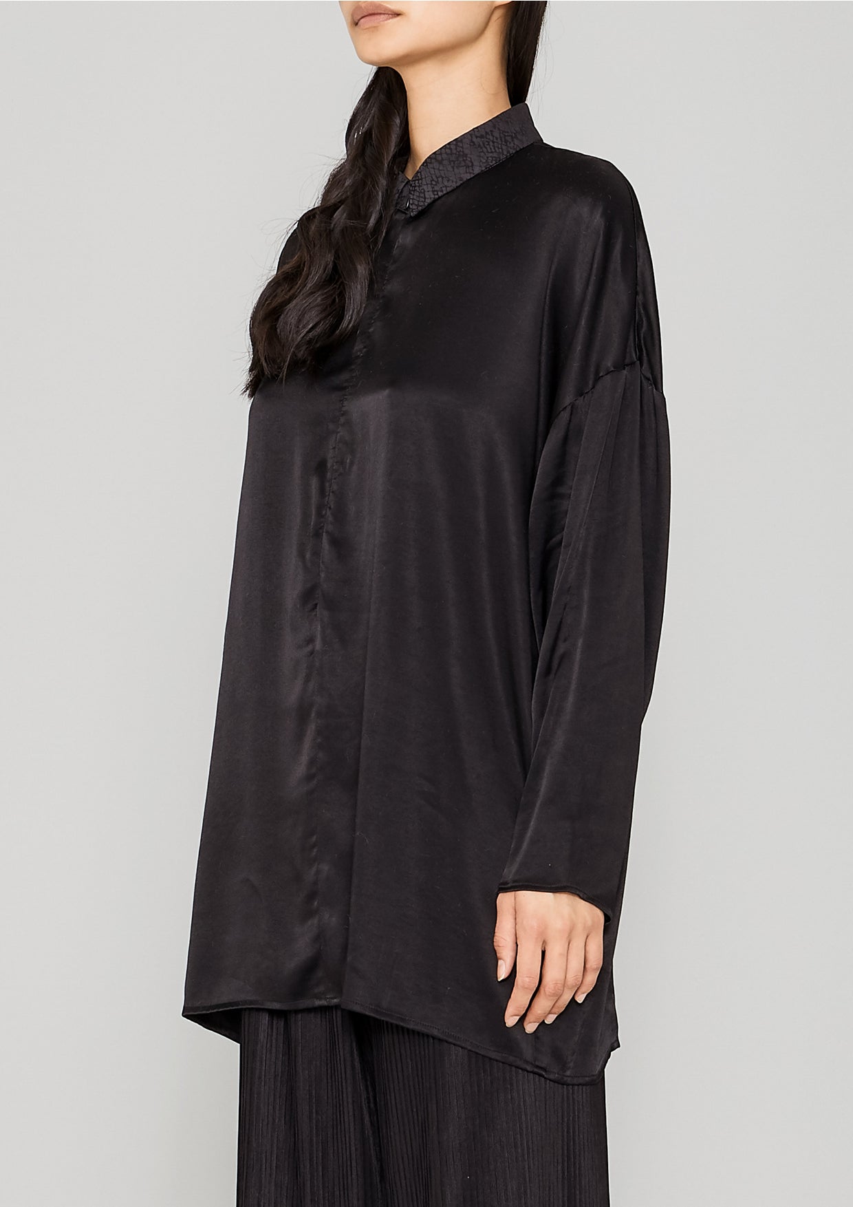 SHIRT COLLAR ZIP - SILKY RAYON SATIN black - BERENIK