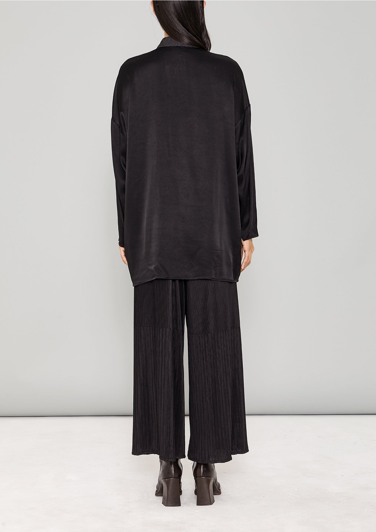 SHIRT COLLAR ZIP - SILKY RAYON SATIN black - BERENIK