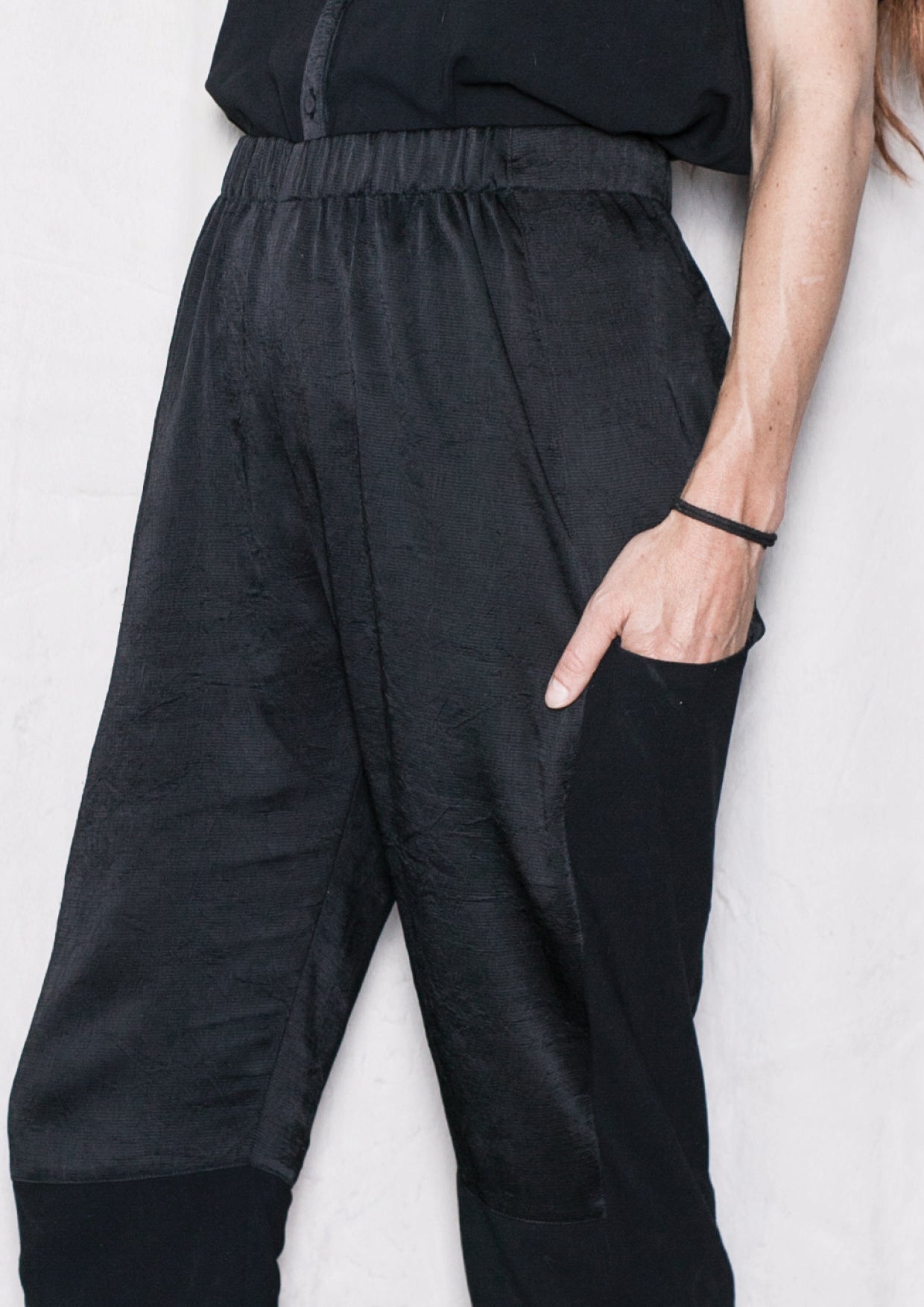 PANTS LOOSE ELASTIC - BLACK shiny - BERENIK