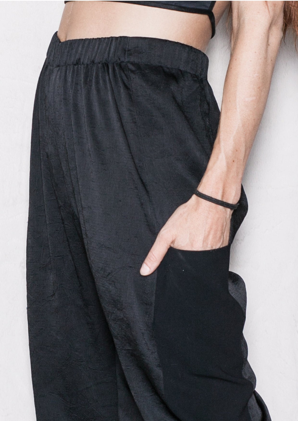 PANTS LOOSE ELASTIC - BLACK shiny - BERENIK