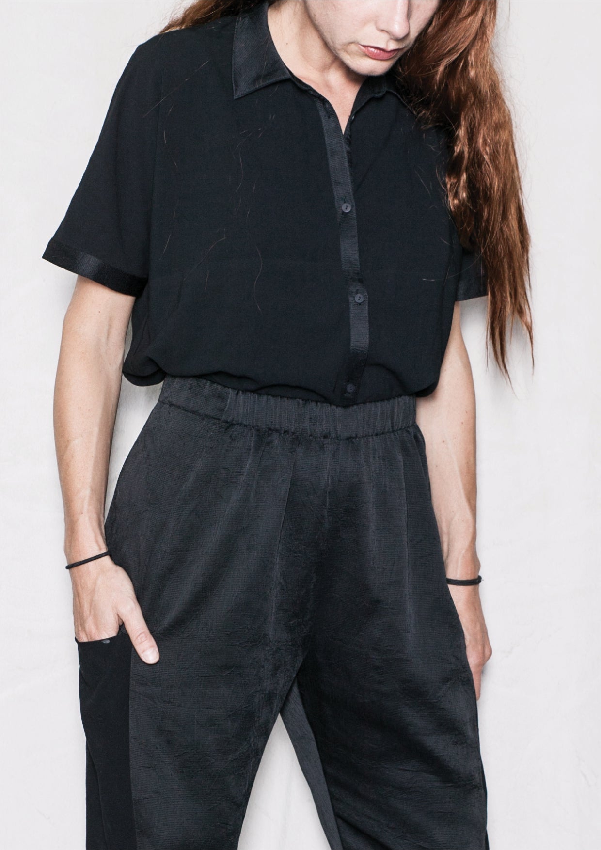 BLOUSE SHORT SLEEVES - THIN DRAPING black - BERENIK