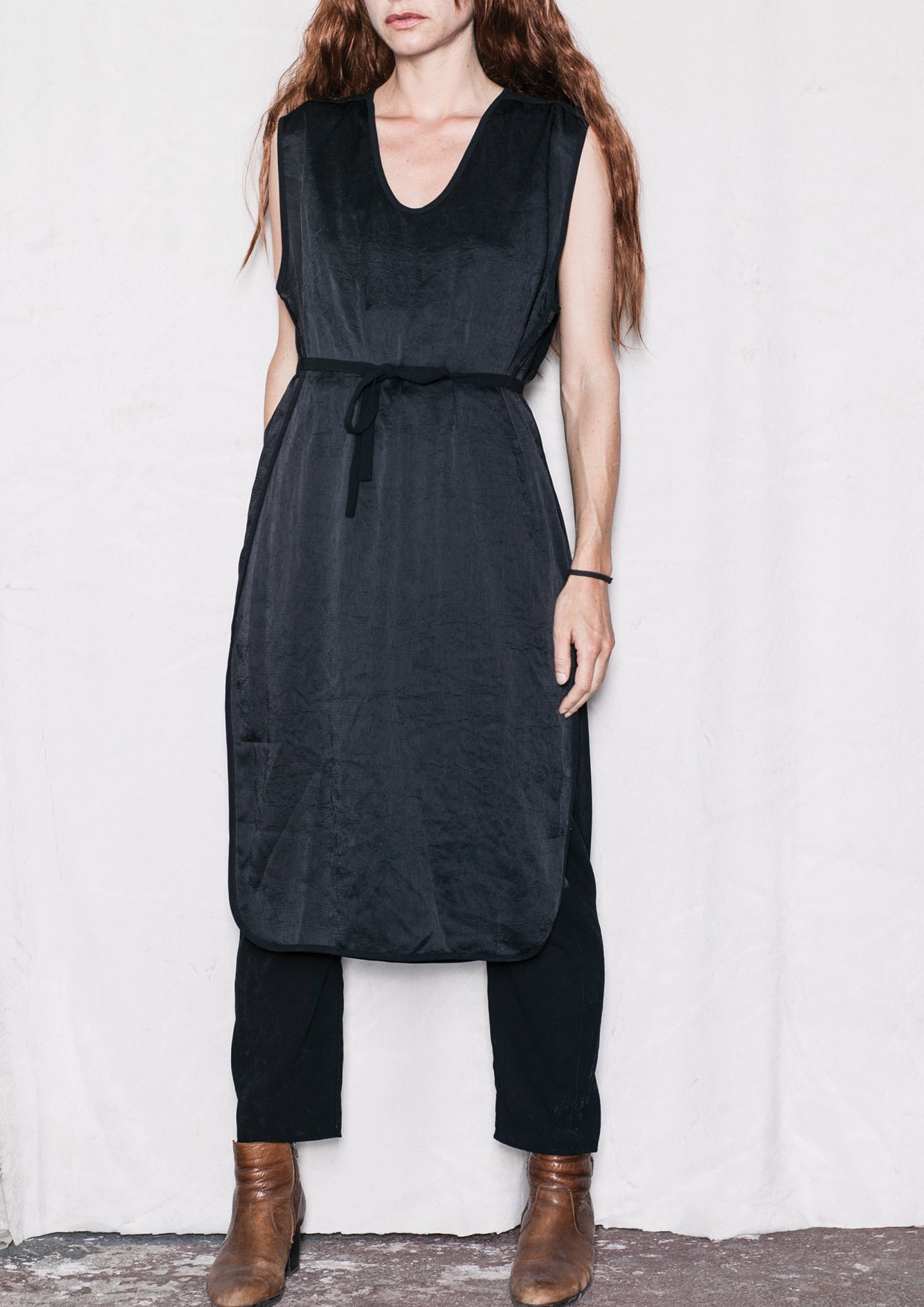 DRESS SLEEVELESS - black shiny - BERENIK
