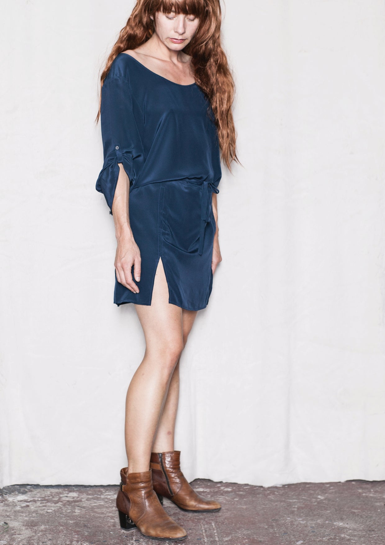 DRESS ROLLUP SLEEVES - SILK dark blue - BERENIK