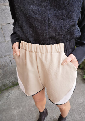 SHORTS - PATCHWORK beige/black/white - BERENIK