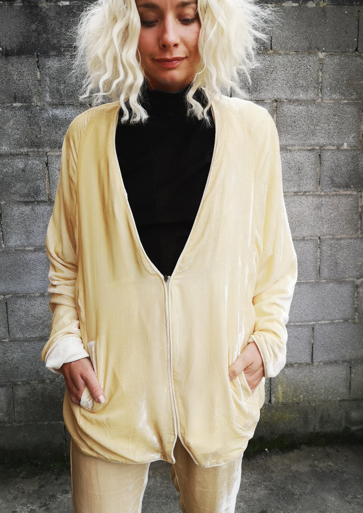 LIMITED EDITION - CARDIGAN WITH ZIP - SILK VELVET ivory - BERENIK