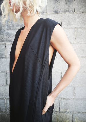 JUMPSUIT SLEEVELESS ZIP - SHINY TECHLACES black - BERENIK