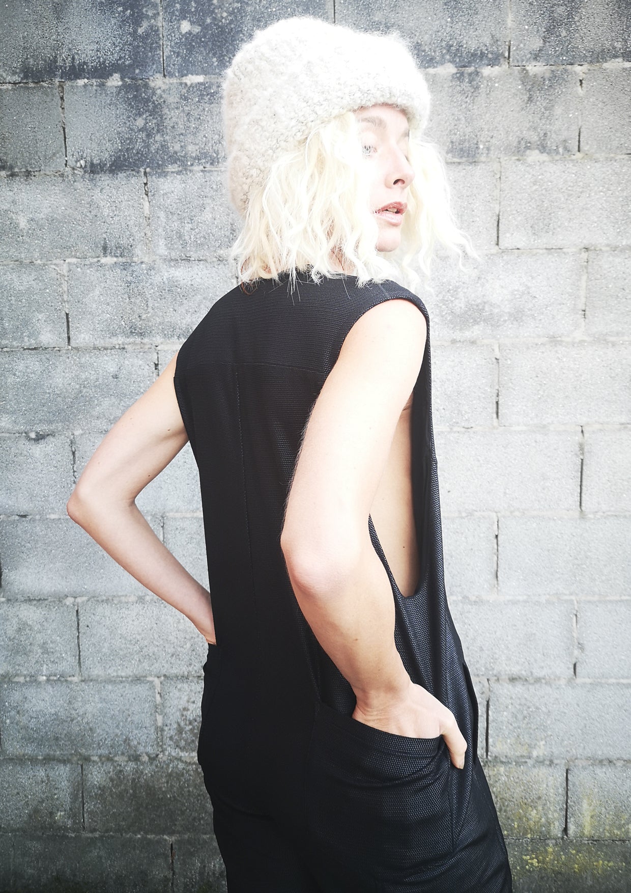 JUMPSUIT SLEEVELESS ZIP - SHINY TECHLACES black - BERENIK