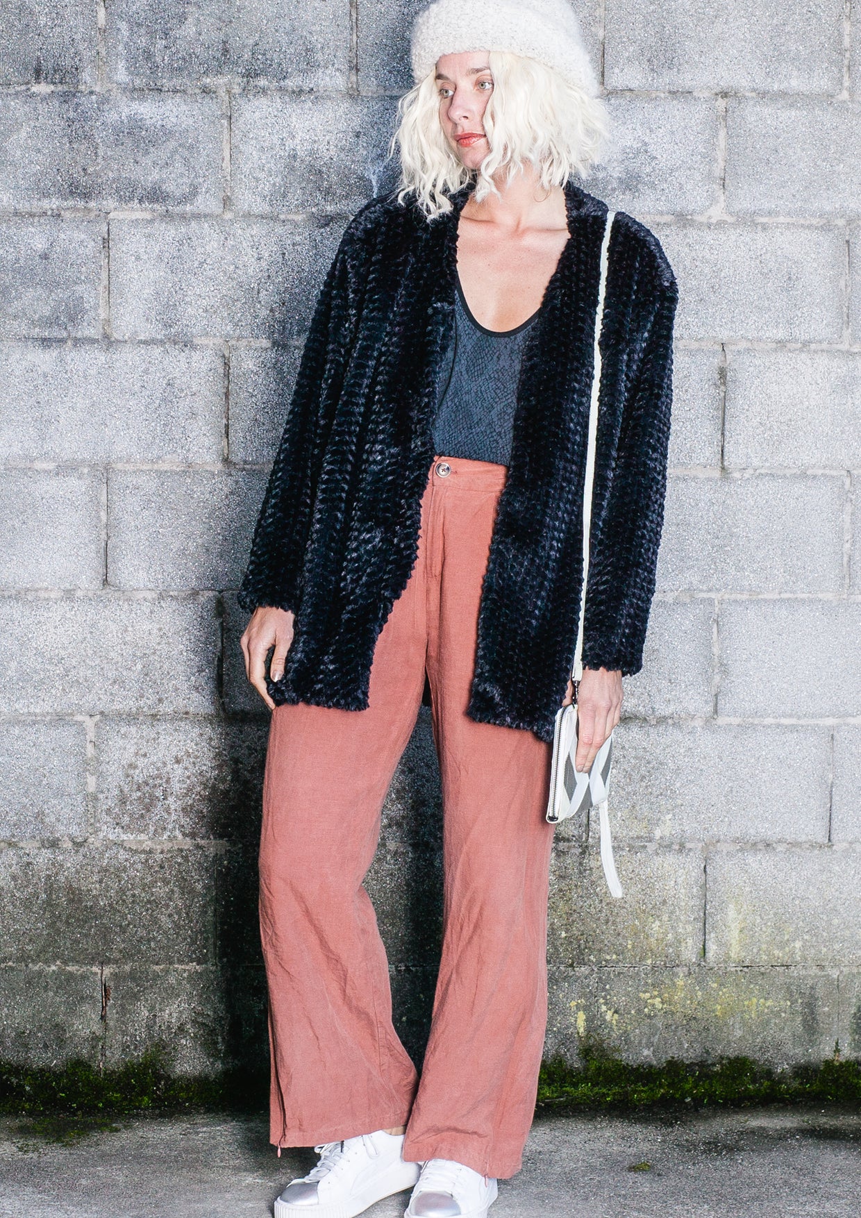 TOP SHORT SLEEVES WIDE - JACQUARD SATIN snake print black/dark grey - BERENIK