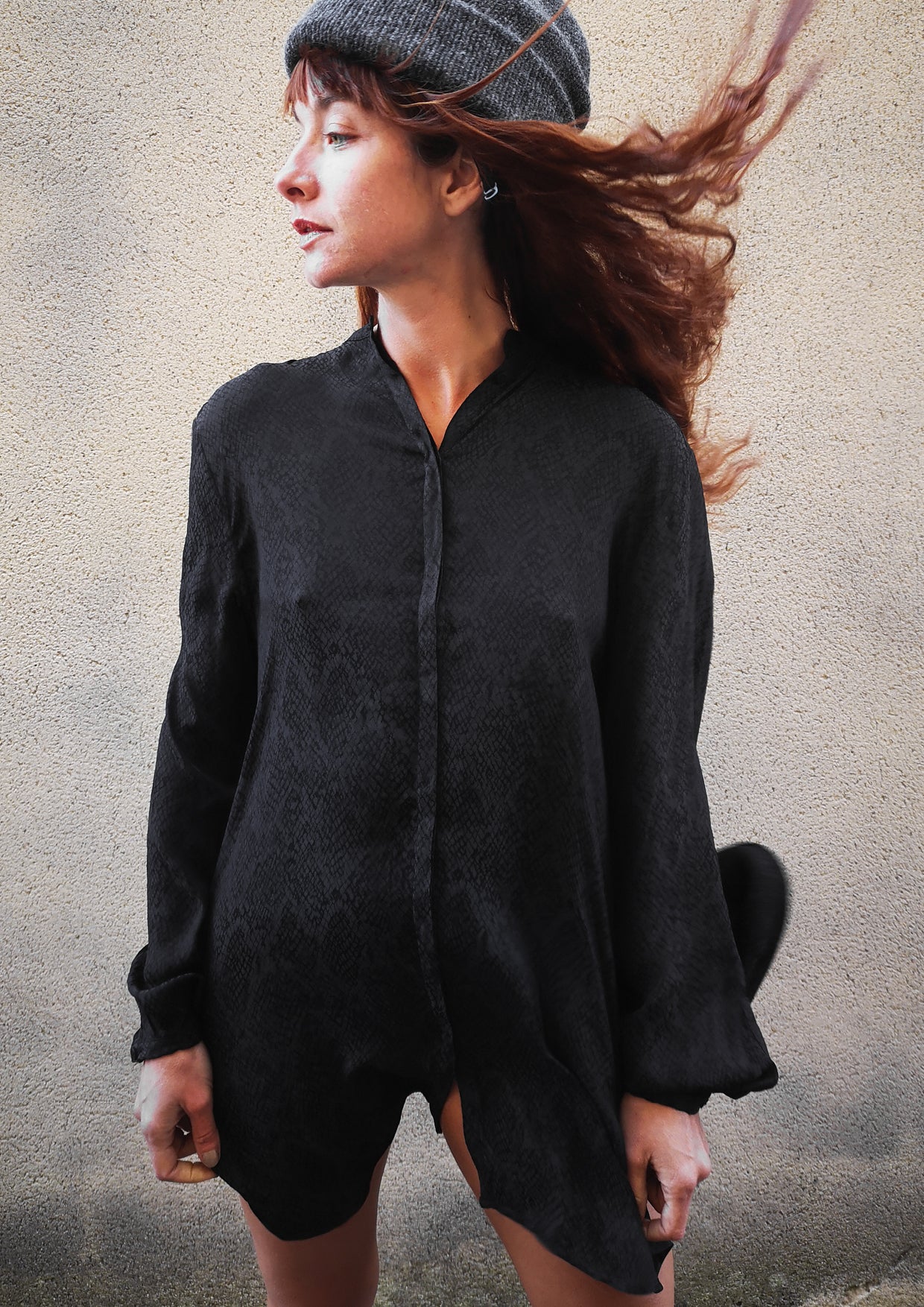 BLOUSE LONG JACQUARD SATIN SNAKE BLACK - BERENIK