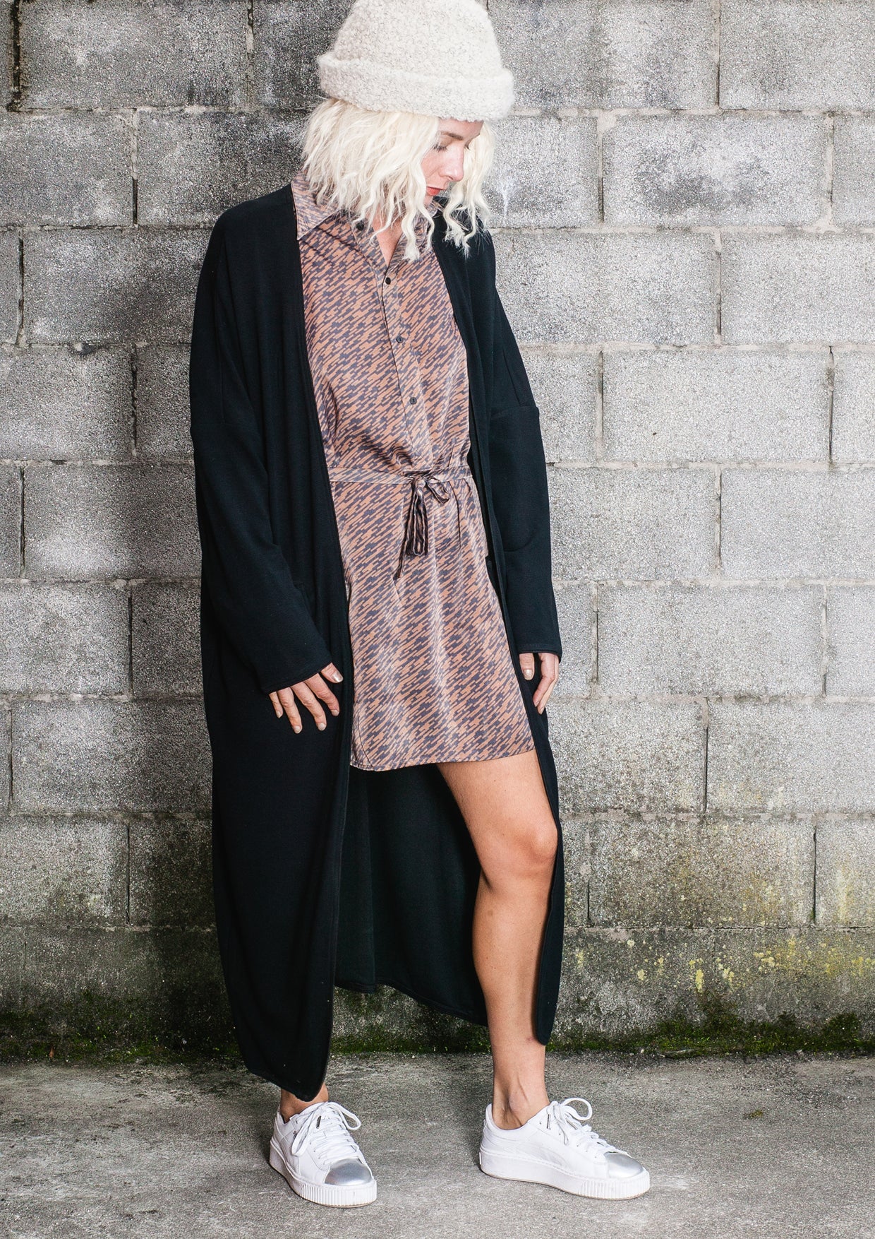 LIMITED EDITION - DRESS WITH BELT - PRINTED CUPRO grey/rust - BERENIK