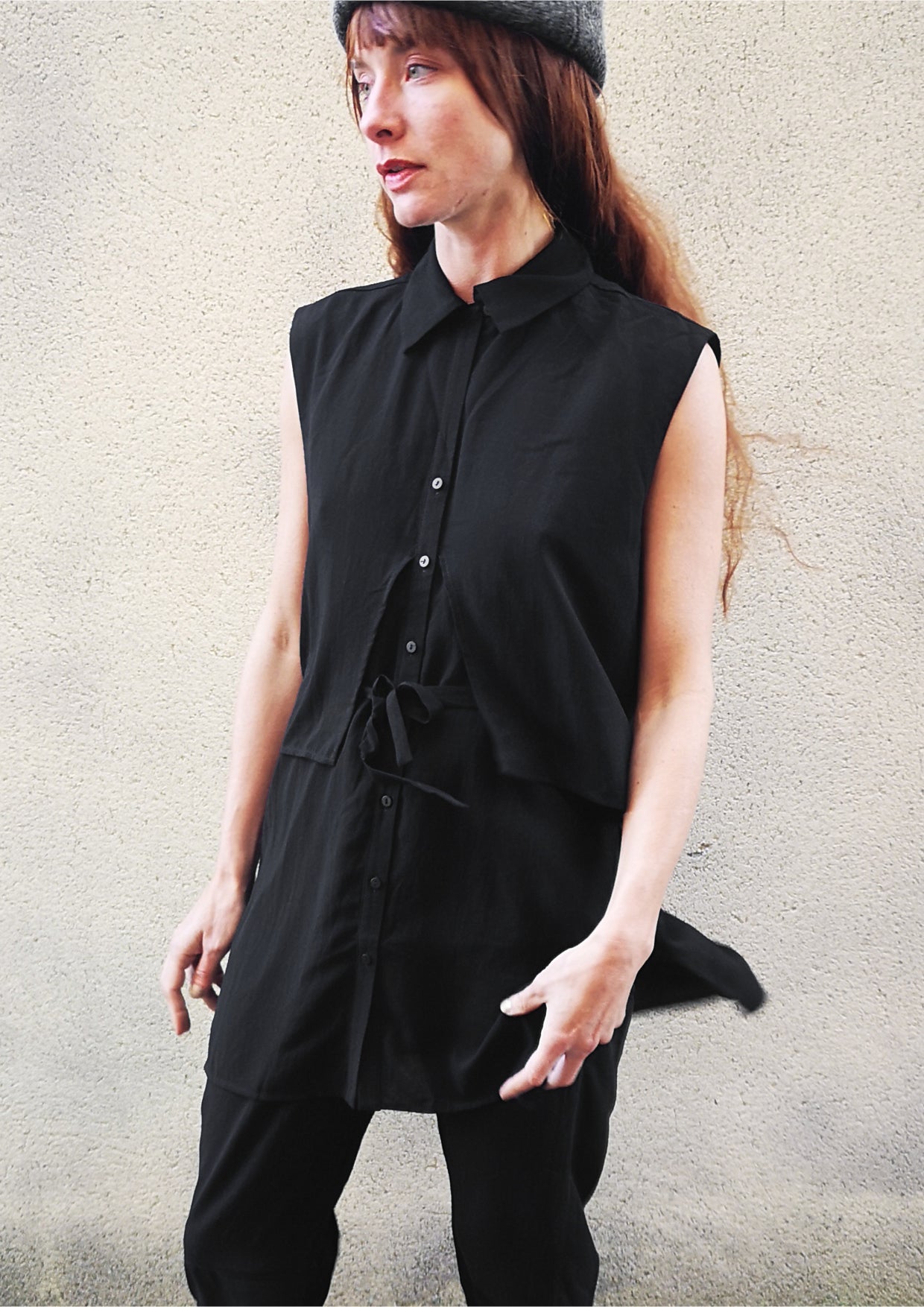 BLOUSE SLEEVELESS DOUBLE LAYER w. BELT - black - BERENIK