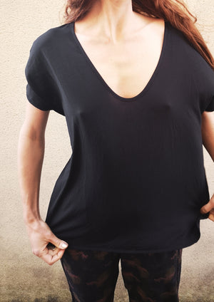 TOP SHORT SLEEVES WIDE - black matt - BERENIK
