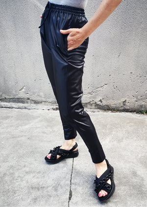 ELEGANT SWEATPANTS - black shiny - BERENIK