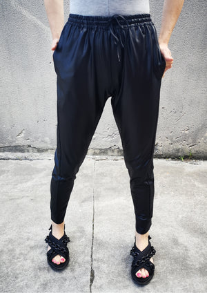 ELEGANT SWEATPANTS - black shiny - BERENIK