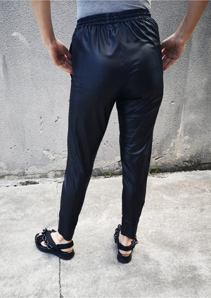 ELEGANT SWEATPANTS - black shiny - BERENIK