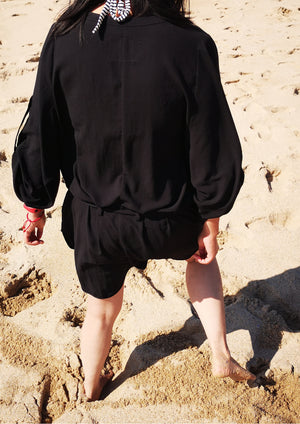 JUMPSUIT SHORT-LOOSE/BELT - black plain - BERENIK