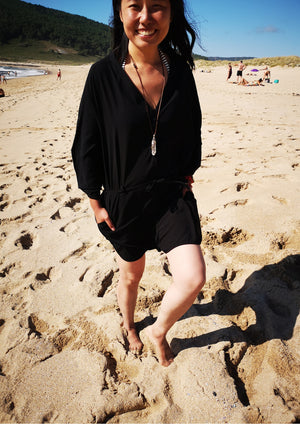 JUMPSUIT SHORT-LOOSE/BELT - black plain - BERENIK