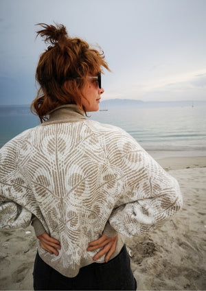 SWEATER TURTLENECK - KNIT JACQUARD beige/white - BERENIK