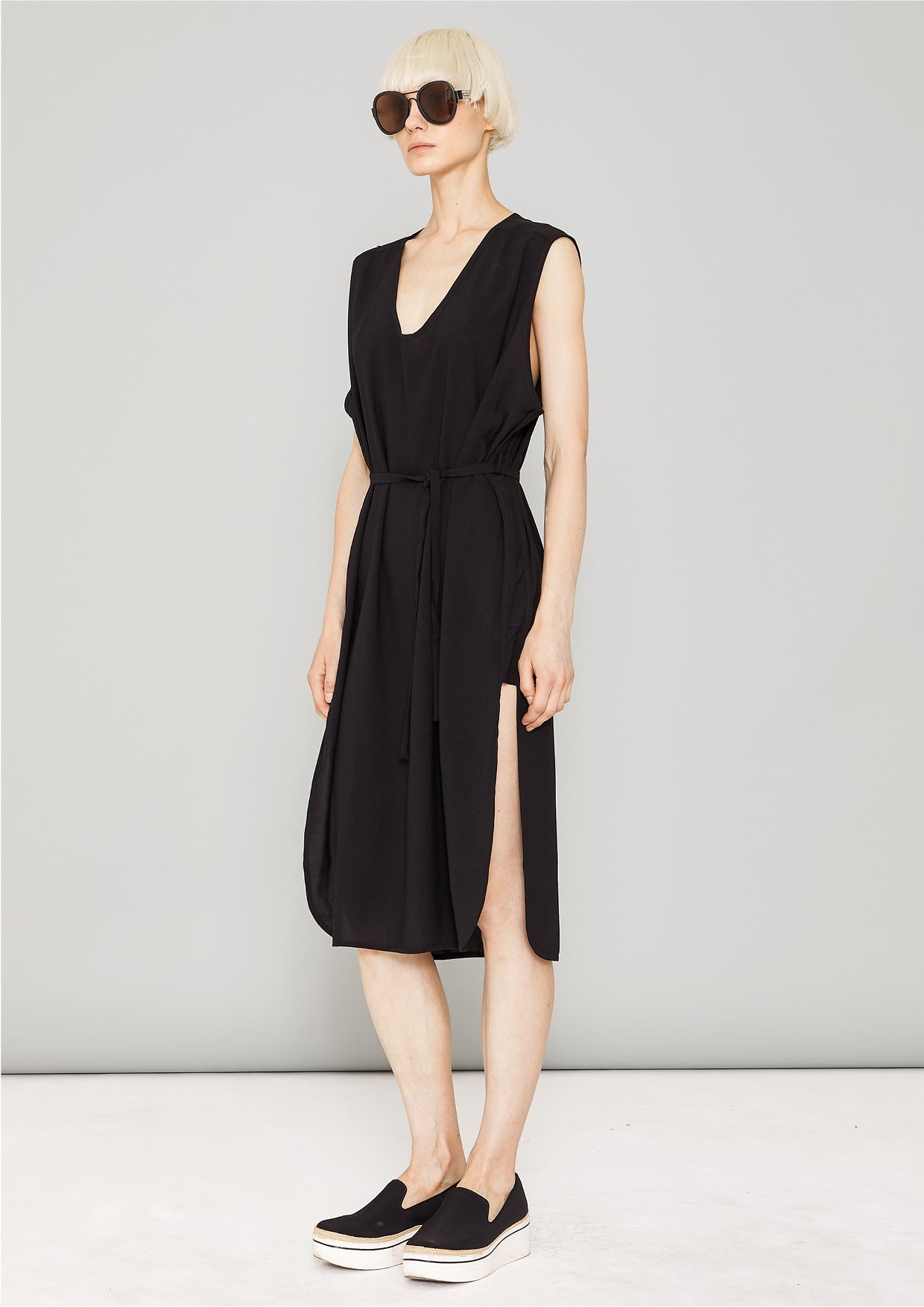 DRESS SLEEVELESS - black plain - BERENIK