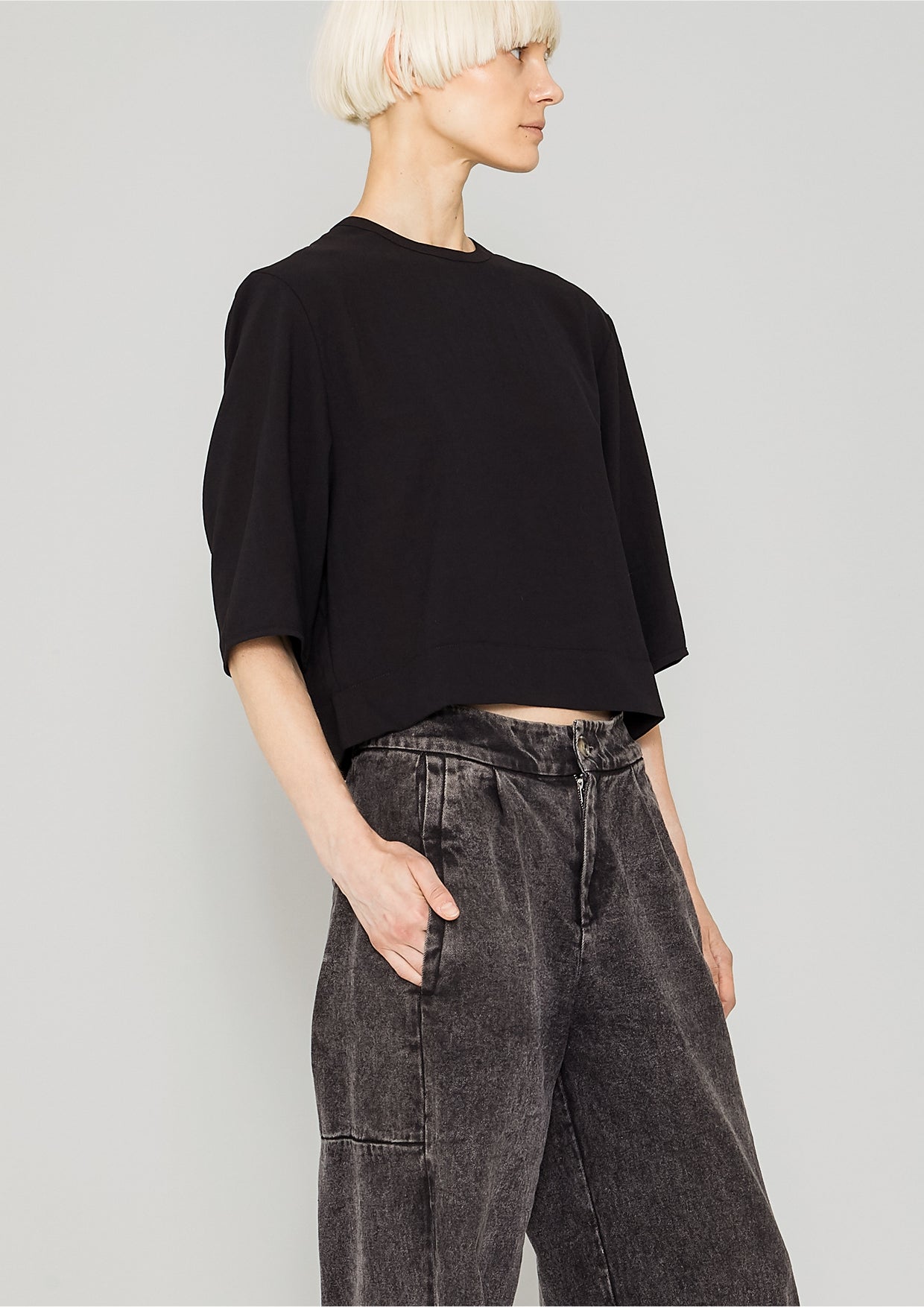 TOP SHORT - SLEEVES - black plain - BERENIK