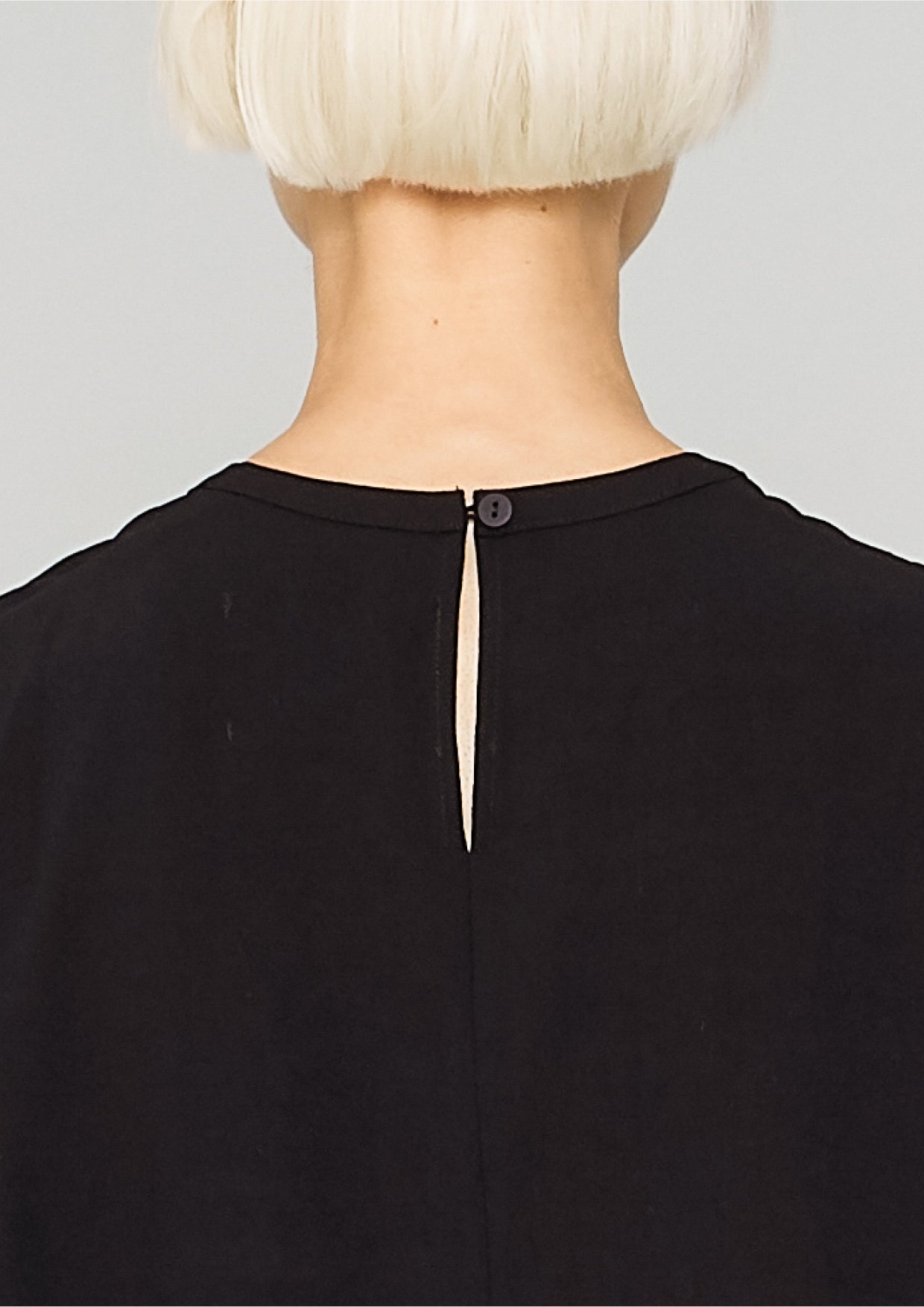 TOP SHORT - SLEEVES - black plain - BERENIK