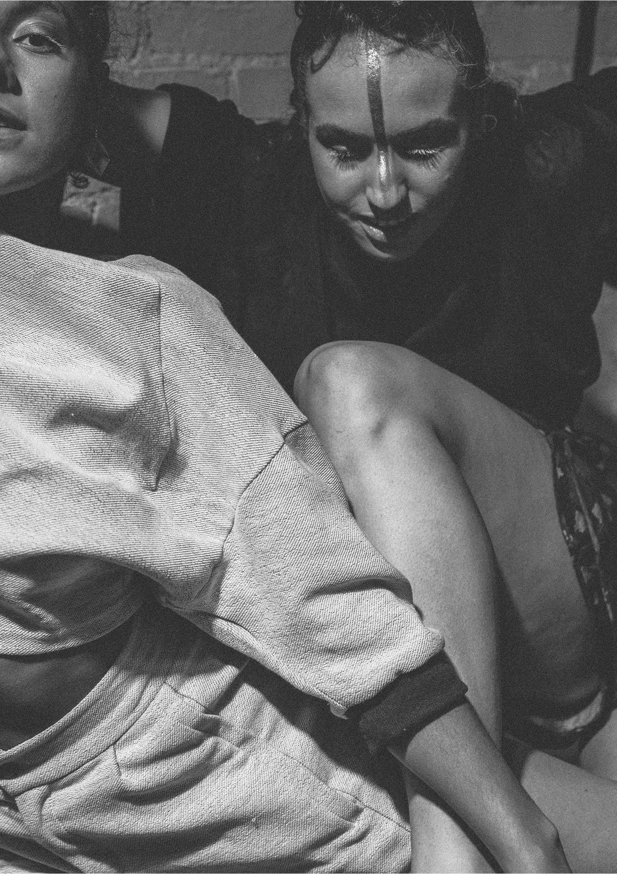 SHORTS WIDE - SILKY RAYON printed black/rust - BERENIK