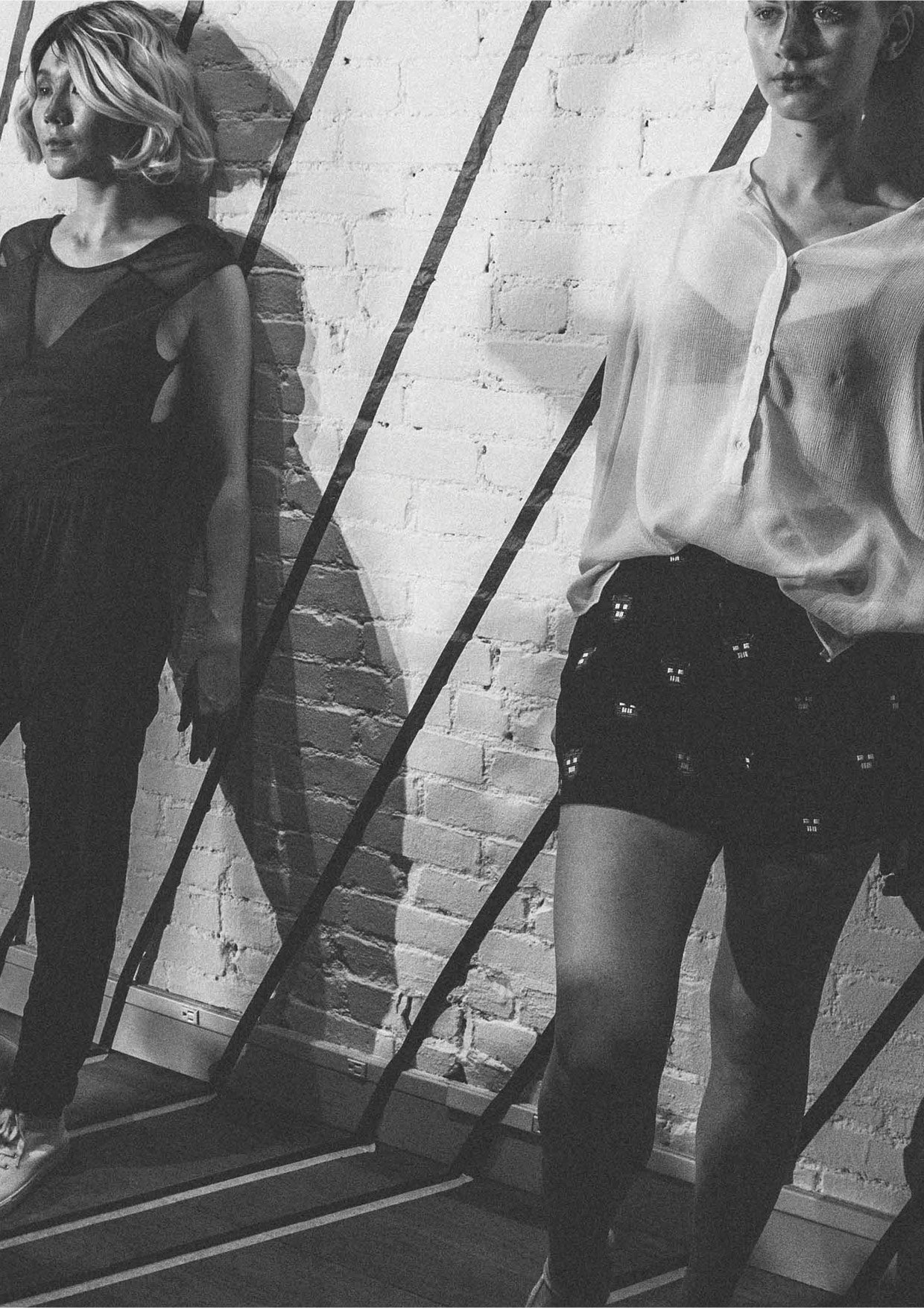 SHORTS HIGH WAIST - LINEN black with embroidery - BERENIK