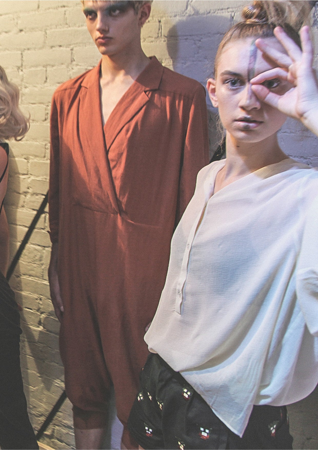 SHORTS HIGH WAIST - LINEN black with embroidery - BERENIK