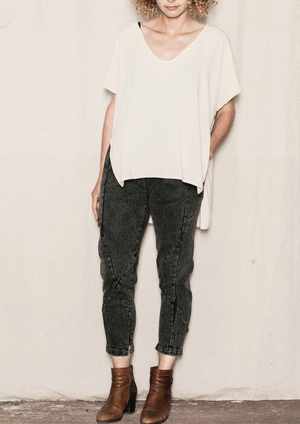 SHIRT SLEEVELESS-V-COLLAR CREME - BERENIK