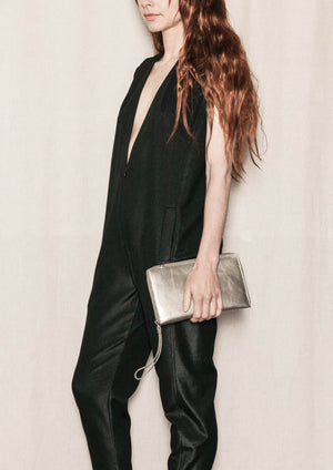 JUMPSUIT SLEEVELESS ZIP - SHINY TECHLACES black - BERENIK