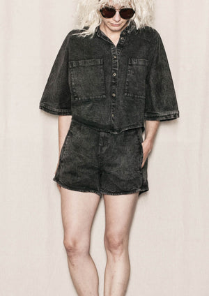 WIDE SUMMER BLOUSE WITH POCKETS - DENIM washed black - BERENIK