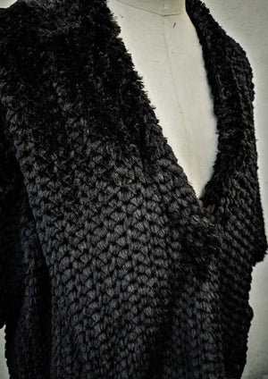 SHIRT V-COLLAR - SOFT FAUX RHOMB FUR black - BERENIK