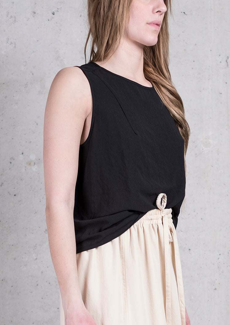 TOP SHORT SLEEVELESS BLACK PLAIN - BERENIK