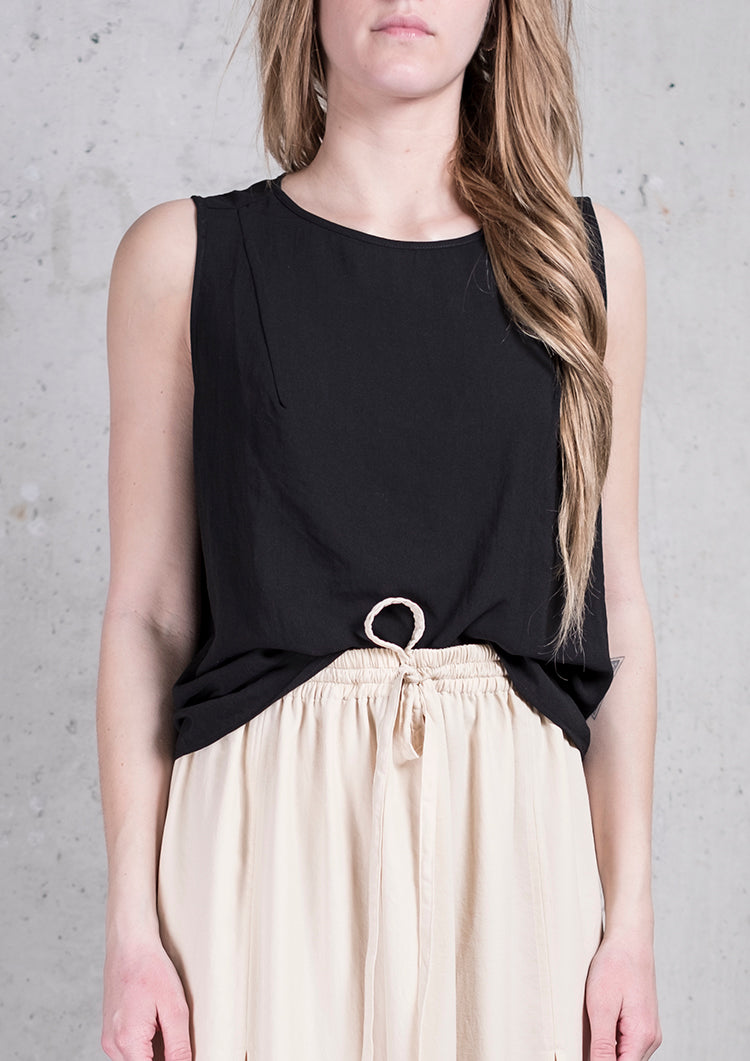 TOP SHORT SLEEVELESS BLACK PLAIN - BERENIK