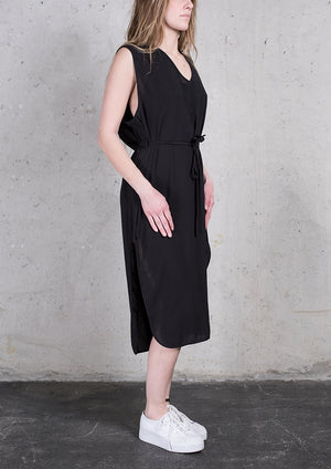 DRESS SLEEVELESS - black plain - BERENIK