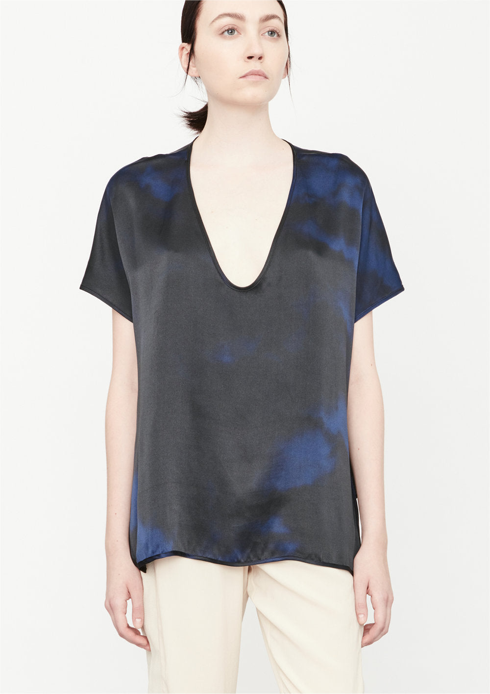 SHIRT SLEEVELESS-V-COLLAR PRINT (BLUE) - BERENIK