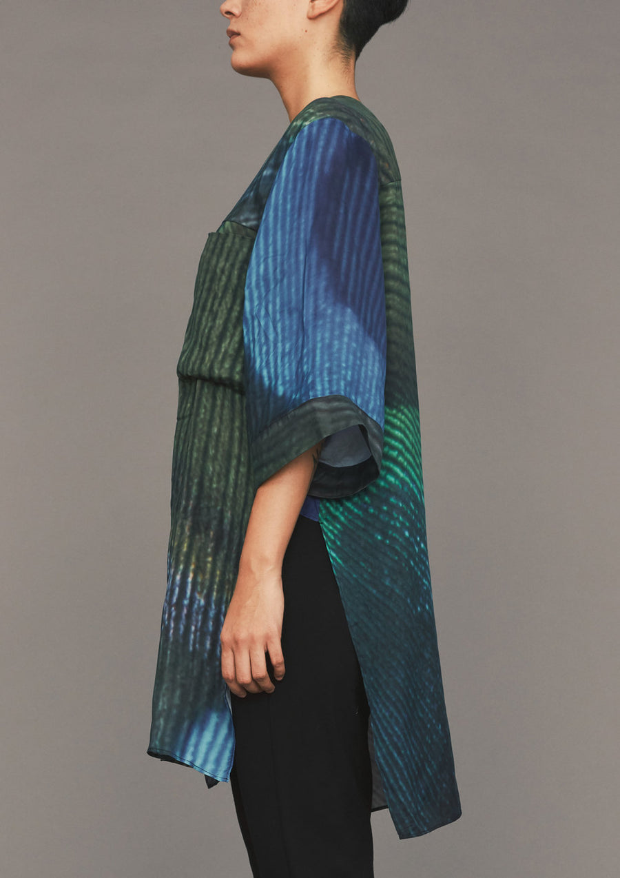 BLOUSE - POCKETS V-COLLAR - SILKY CUPRO printed peacock - BERENIK